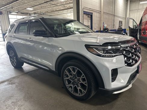 Used 2025 Ford Explorer Platinum w/ Ultimate Package image 3