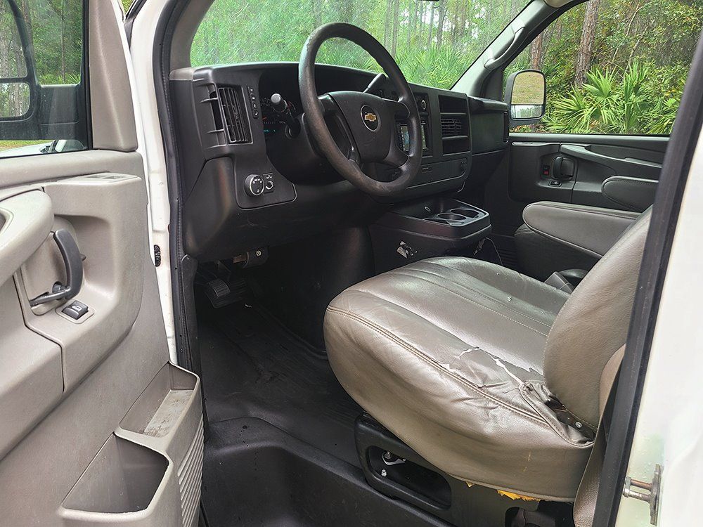 Used 2014 Chevrolet Express 1500 RWD image 9