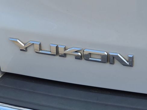 Used 2017 GMC Yukon Denali w/ Open Road Package AWD/4WD image 9