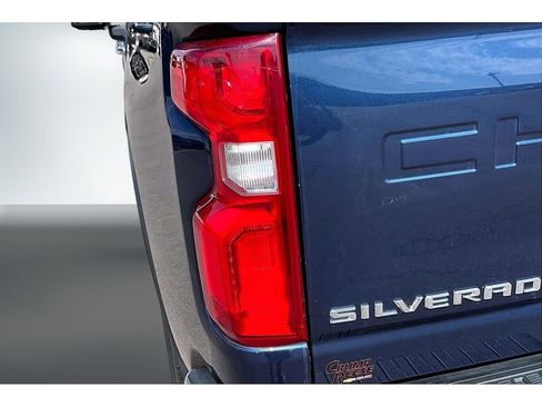 Used 2022 Chevrolet Silverado 3500 LTZ w/ LTZ Convenience Package AWD/4WD image 24
