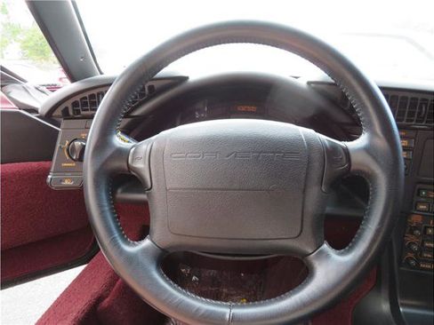 Used 1993 Chevrolet Corvette Convertible image 7