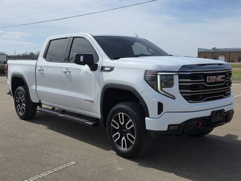 Used 2022 GMC Sierra 1500 AT4 w/ AT4 Preferred Package image 8