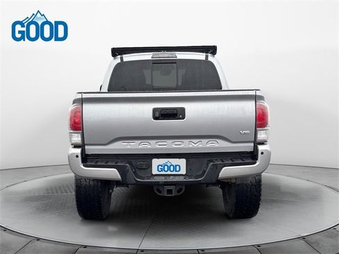 Used 2020 Toyota Tacoma TRD Sport image 4