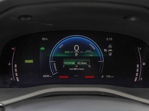 Used 2025 Toyota Camry SE image 15