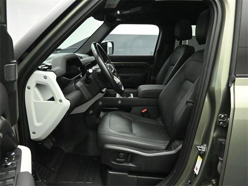 Used 2022 Land Rover Defender 110 SE image 10