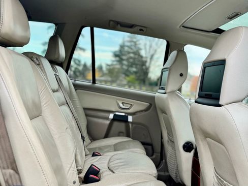 Used 2011 Volvo XC90 3.2 image 4