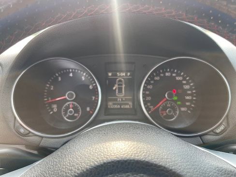 Used 2010 Volkswagen GTI 4-Door image 9