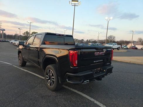 Used 2024 GMC Sierra 1500 AT4 w/ Technology Package image 5