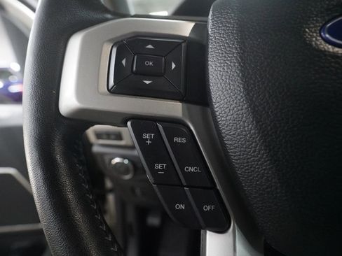 Used 2017 Ford F150 Lariat w/ Equipment Group 502A Luxury AWD/4WD image 17