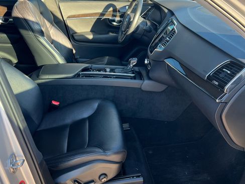 Used 2018 Volvo XC90 T5 Momentum w/ Convenience Package image 29