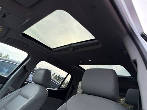 Used 2017 GMC Acadia SLT image 33