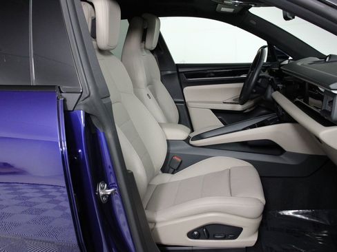 Certified 2025 Porsche Macan 4 Electric image 29