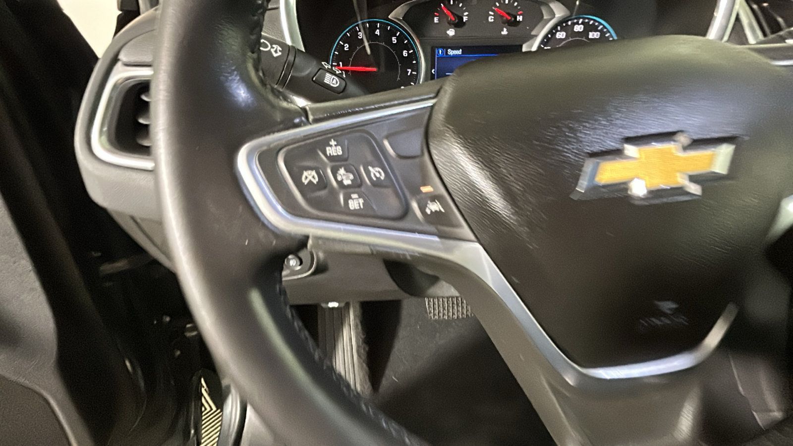 Used 2020 Chevrolet Equinox LT FWD image 18
