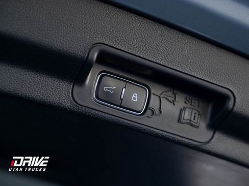 Used 2024 Ford Explorer XLT w/ Equipment Group 202A image 21