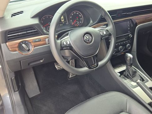 Used 2022 Volkswagen Passat 2.0T FWD image 23
