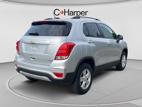 Used 2021 Chevrolet Trax LT w/ LT Convenience Package AWD/4WD image 3