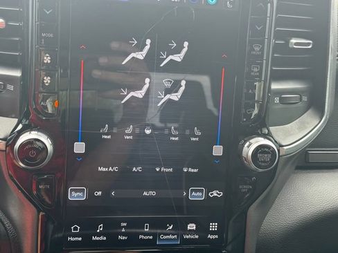 Used 2023 RAM 1500 Laramie AWD/4WD image 31