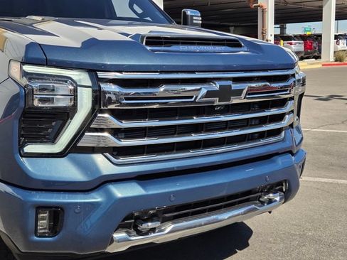 Certified 2025 Chevrolet Silverado 2500 High Country w/ High Country Premium Package AWD/4WD image 8