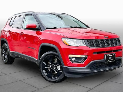 Used 2021 Jeep Compass Latitude image 3