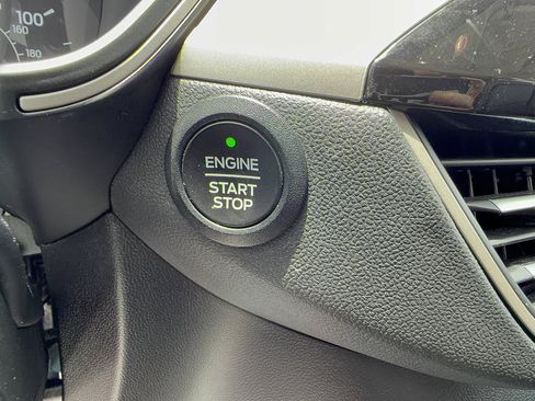 Certified 2022 Ford Escape SEL AWD/4WD image 25