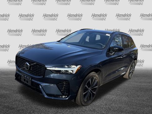 Certified 2025 Volvo XC60 B5 Plus image 5