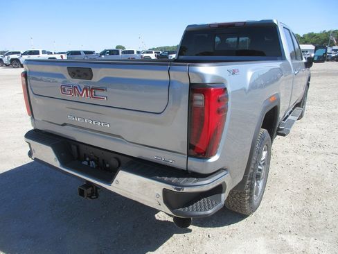 New 2026 GMC Sierra 3500 SLT w/ SLT Premium Package AWD/4WD image 5
