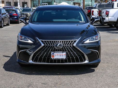 Used 2025 Lexus ES 300h w/ Premium Package FWD image 2