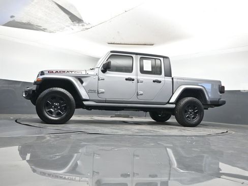 Used 2020 Jeep Gladiator Overland image 28