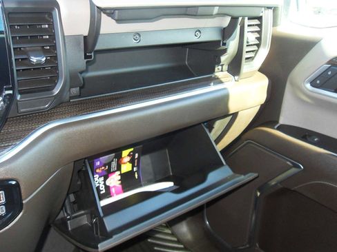 Used 2025 Chevrolet Silverado 1500 LT AWD/4WD image 35