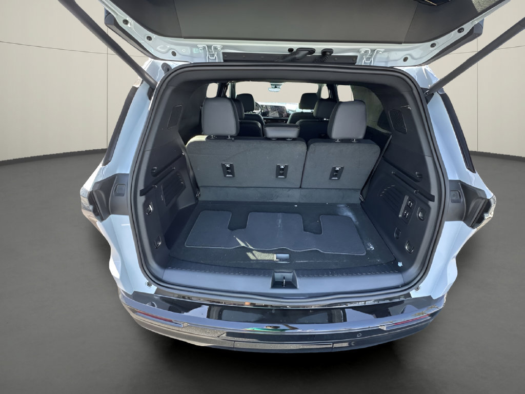 Used 2026 Chevrolet Traverse High Country FWD image 27