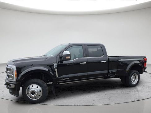 Used 2023 Ford F450 Platinum w/ Camper Package AWD/4WD image 2