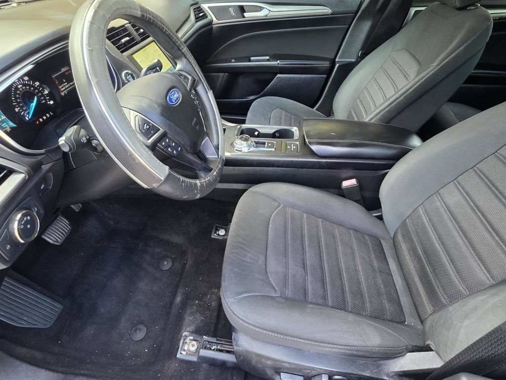 Used 2020 Ford Fusion SE FWD image 6