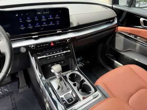 Certified 2024 Kia Carnival SX Prestige FWD image 23