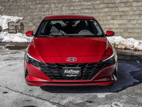 Used 2023 Hyundai Elantra SEL w/ Cargo Package image 3