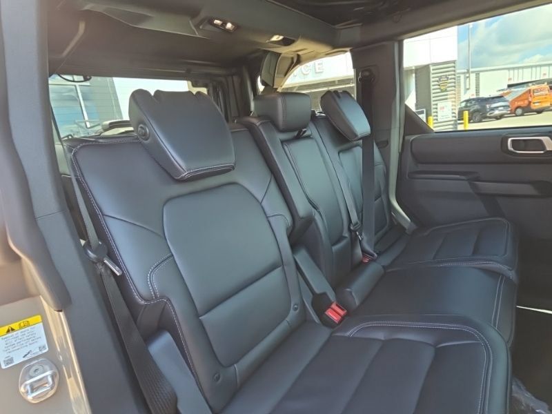 New 2026 Ford Bronco Outer Banks w/ Sasquatch Package AWD/4WD image 19
