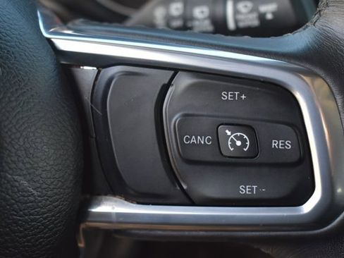 Used 2022 Jeep Wrangler Unlimited Sahara image 24