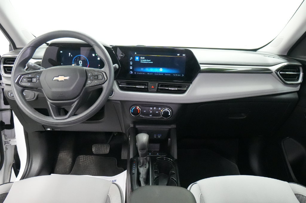 Used 2024 Chevrolet TrailBlazer LS FWD image 26