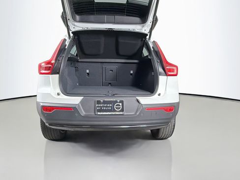 Certified 2023 Volvo XC40 B5 Plus image 26