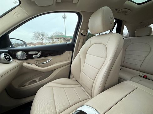 Used 2018 Mercedes-Benz GLC 300 4MATIC image 17