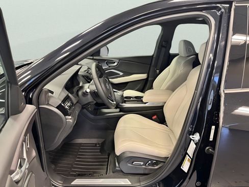 Used 2025 Acura RDX SH-AWD image 13