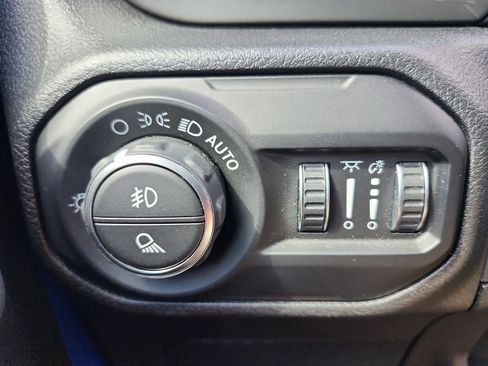 Used 2021 Jeep Gladiator Overland image 21