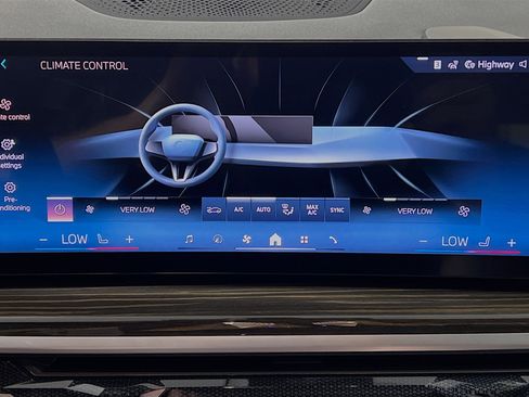 Used 2024 BMW X5 sDrive40i w/ M Sport Package image 26