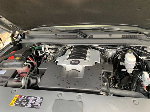 Used 2018 Cadillac Escalade Platinum RWD image 31