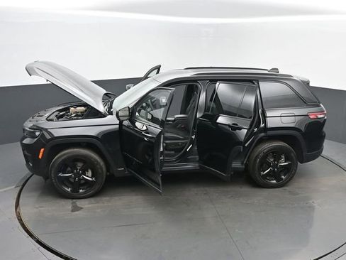 Used 2023 Jeep Grand Cherokee Altitude image 63