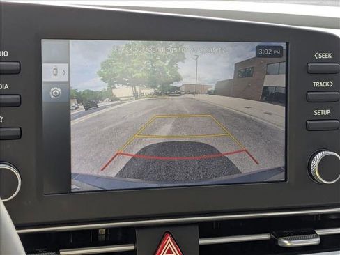 Used 2025 Hyundai Elantra Sport image 14