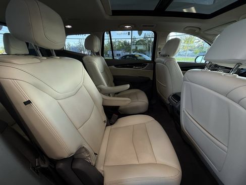 Used 2023 Cadillac XT6 Premium Luxury AWD/4WD image 38