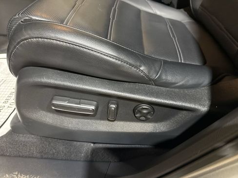 Used 2020 Honda CR-V Touring image 14