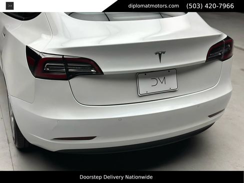 Used 2021 Tesla Model 3 Standard Range Plus image 16