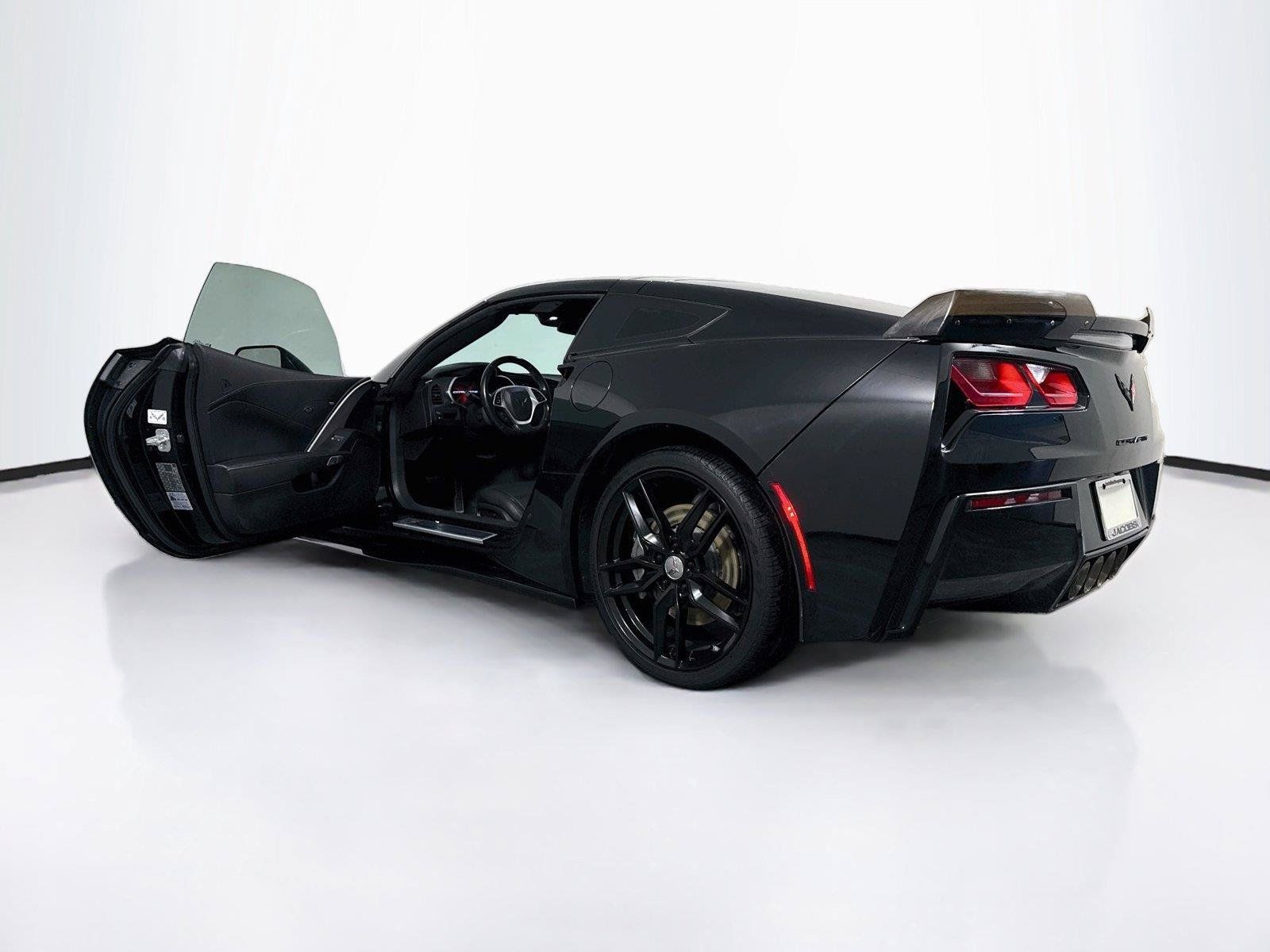 Used 2019 Chevrolet Corvette Stingray Coupe w/ Carbon Flash Badge Package RWD image 17