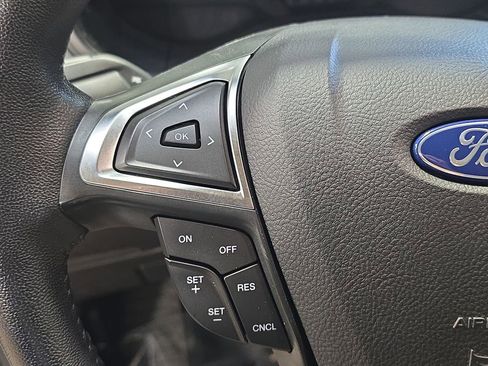 Used 2022 Ford Edge SEL image 18